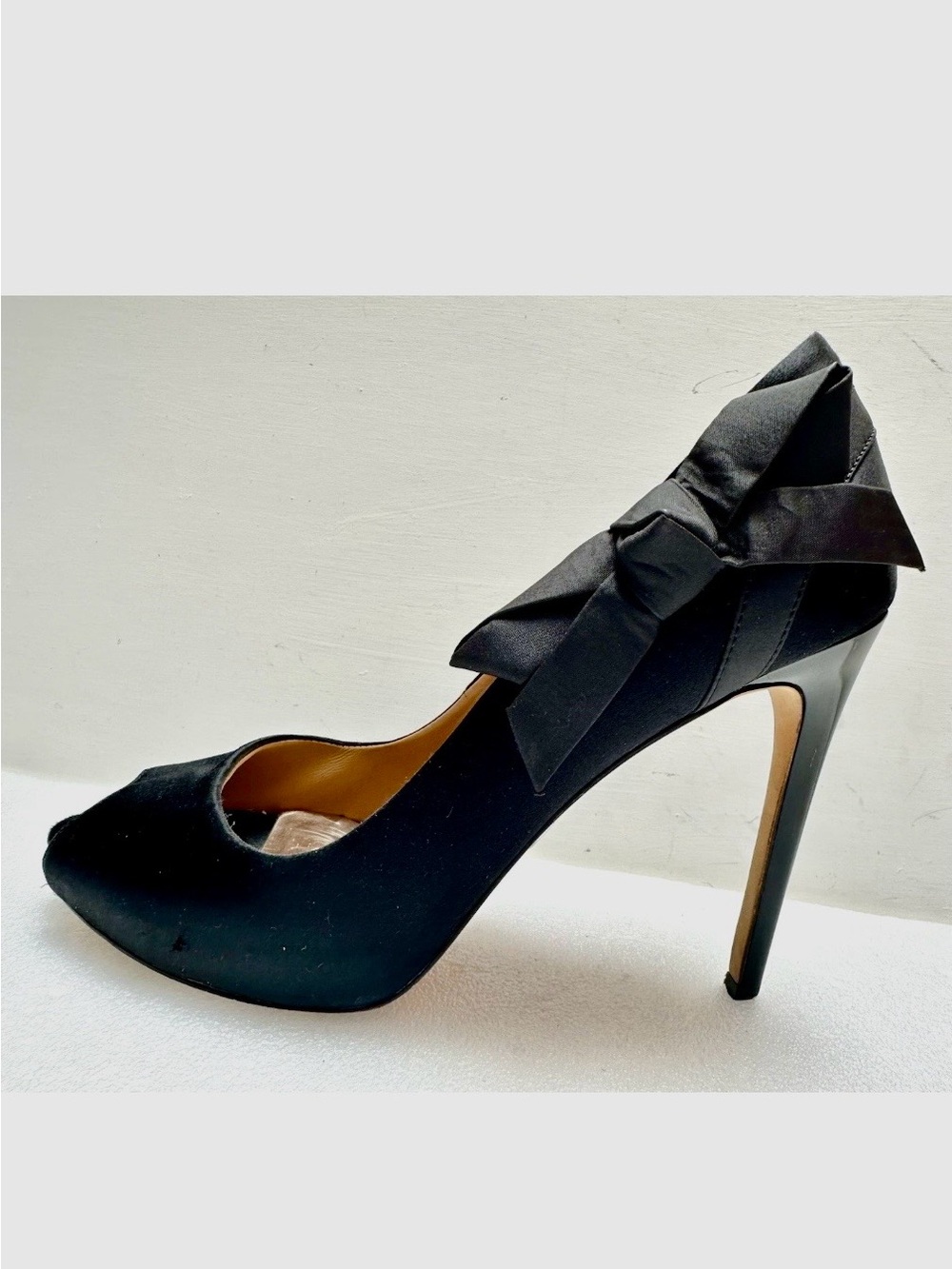 Badgley Mischka “OLIVER” Bow Satin Open Toe Pumps Stiletto Shoes Black Size 8